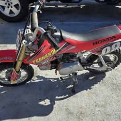 HONDA 50CC DIRT BIKE GOOD CONDITION  / NO TRADES / ONLY CASH