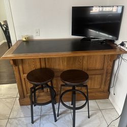 Bar Top With Bar Stools  