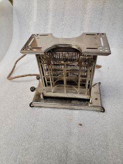 Vintage Toaster E947 Universal Landers Frary Swing Door.