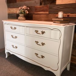 Vintage French Provincial Dresser