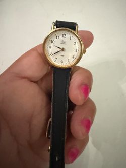 TIMEX QUARTZ WOMEN WATCH - skinny - Nice - belt is in good condition As shown $ 25