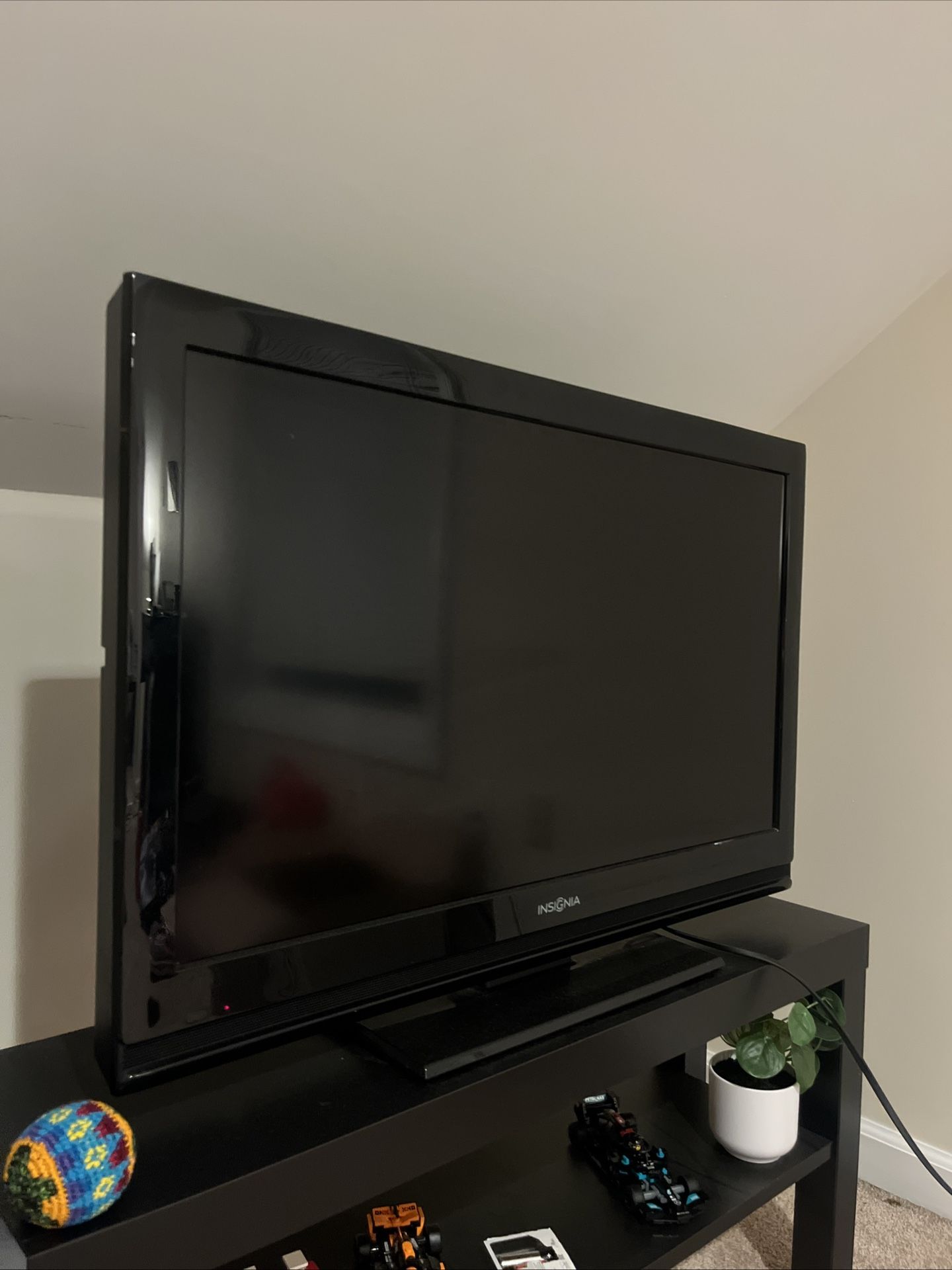 30 inch Insignia TV