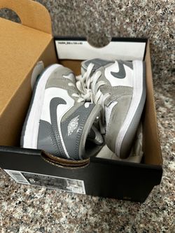 Jordan 1 Mid SE - 8c