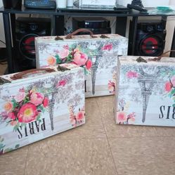 Decoration And 3 Suitcases 