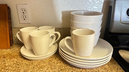 12-Piece Cream Ceramic Dinnerware Set