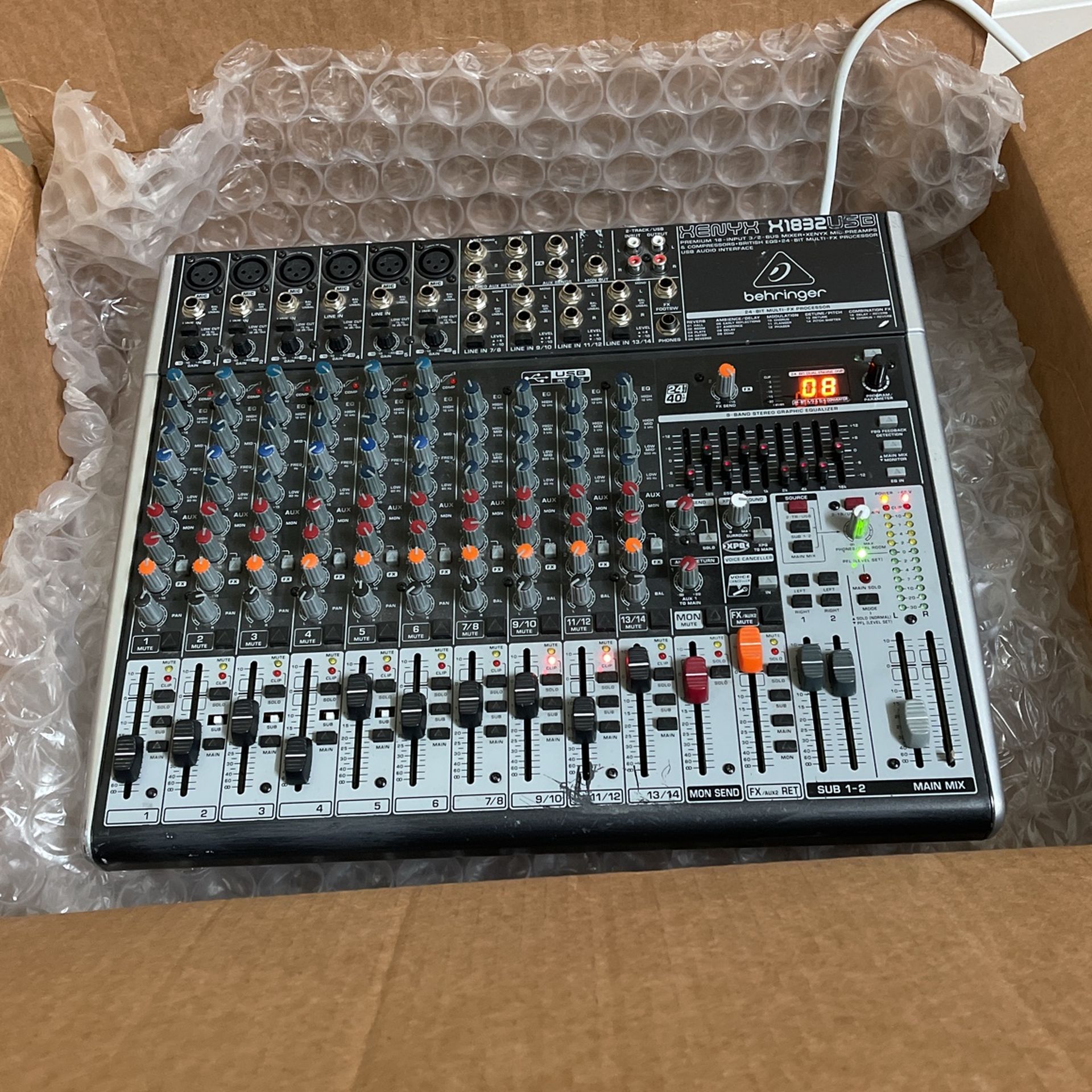 Behringer XENYX X1832USB Mixer with power cord