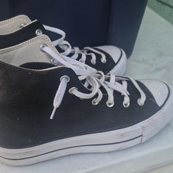 Woman Converse Size 9