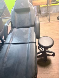 Tattoo Chair & Stool