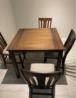 Comedor de 4 sillas