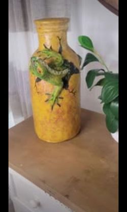 1290#🦀13"  Vase* Iguana lizard southwest Mexican folk art pottery