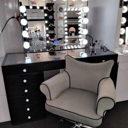Glam Hollywood Makeup Vanity With Bluetooth 