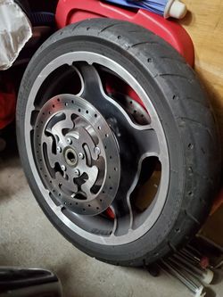 2012 HARLEY TOURING FRONT WHEEL
