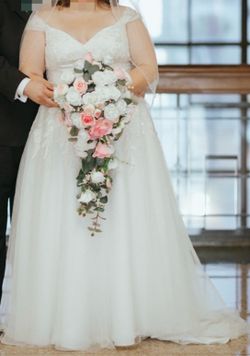 Oleg Cassini Wedding Dress - Beaded/Sequins - Size 20 (Cleaned)