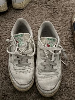 Woman’s Reebok Size 8 Woman