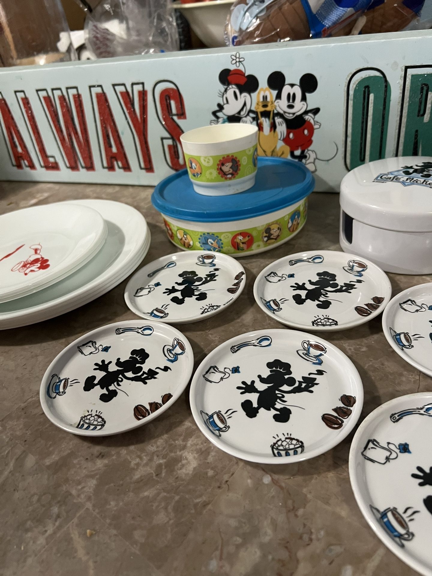 Mickey Mouse dishes Sets