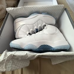 Jordan 11 Legend Blue 