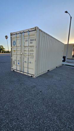 SHIPPING CONTAINERS 
