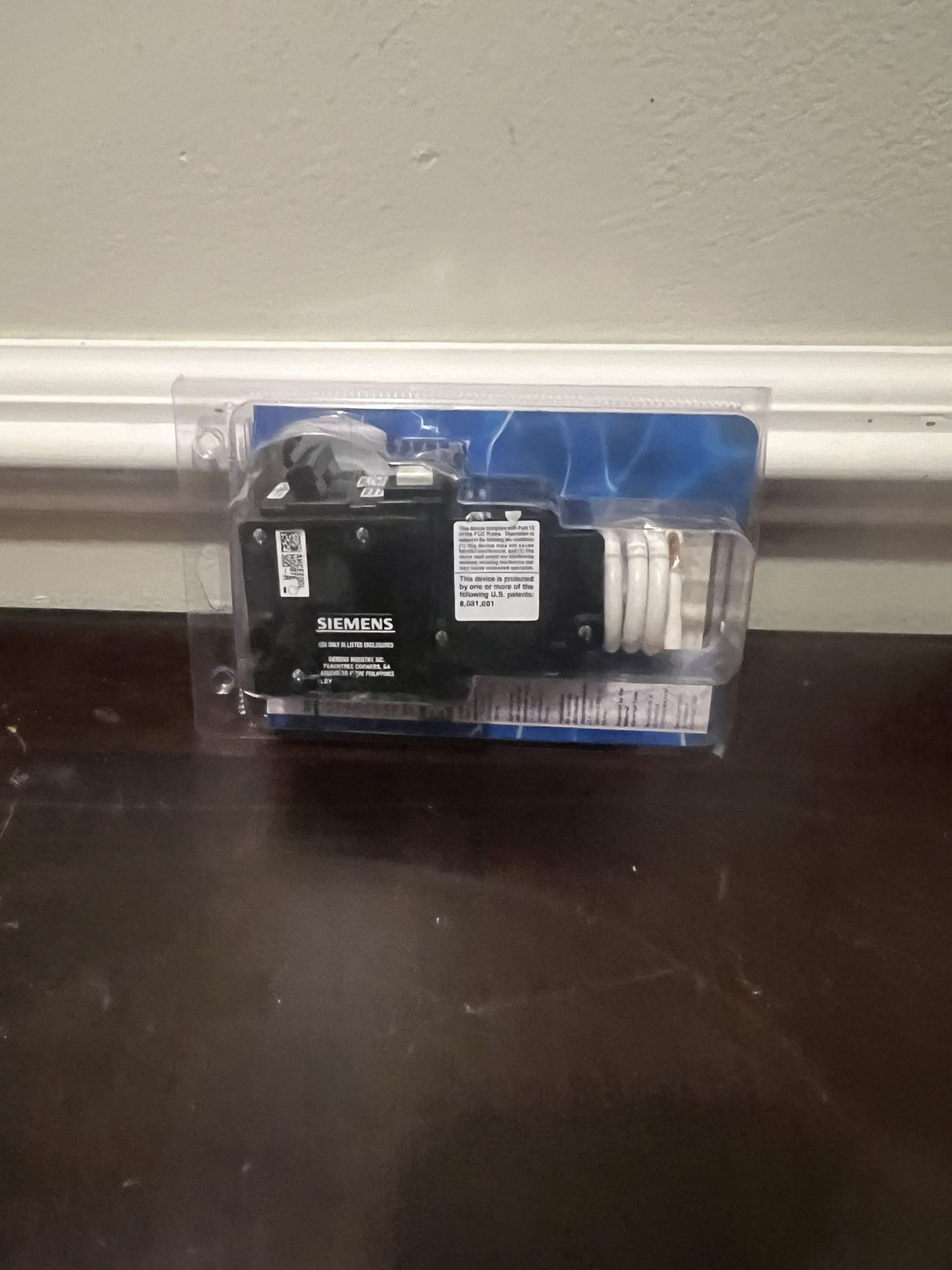 (NEW IN UNOPENED PACKAGE) Siemens QF230AP 30 Amp, 2 Pole, 120/240V Ground Fault Circuit Interrupter with Self Test and Lockout Feature.  