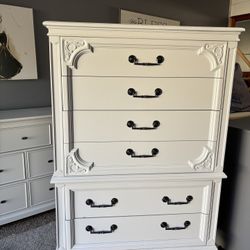 Thomasville dresser Chest of drawers  