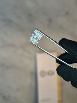 4.74CT Radiant Lab Diamond – F/VS1, IGI Certified