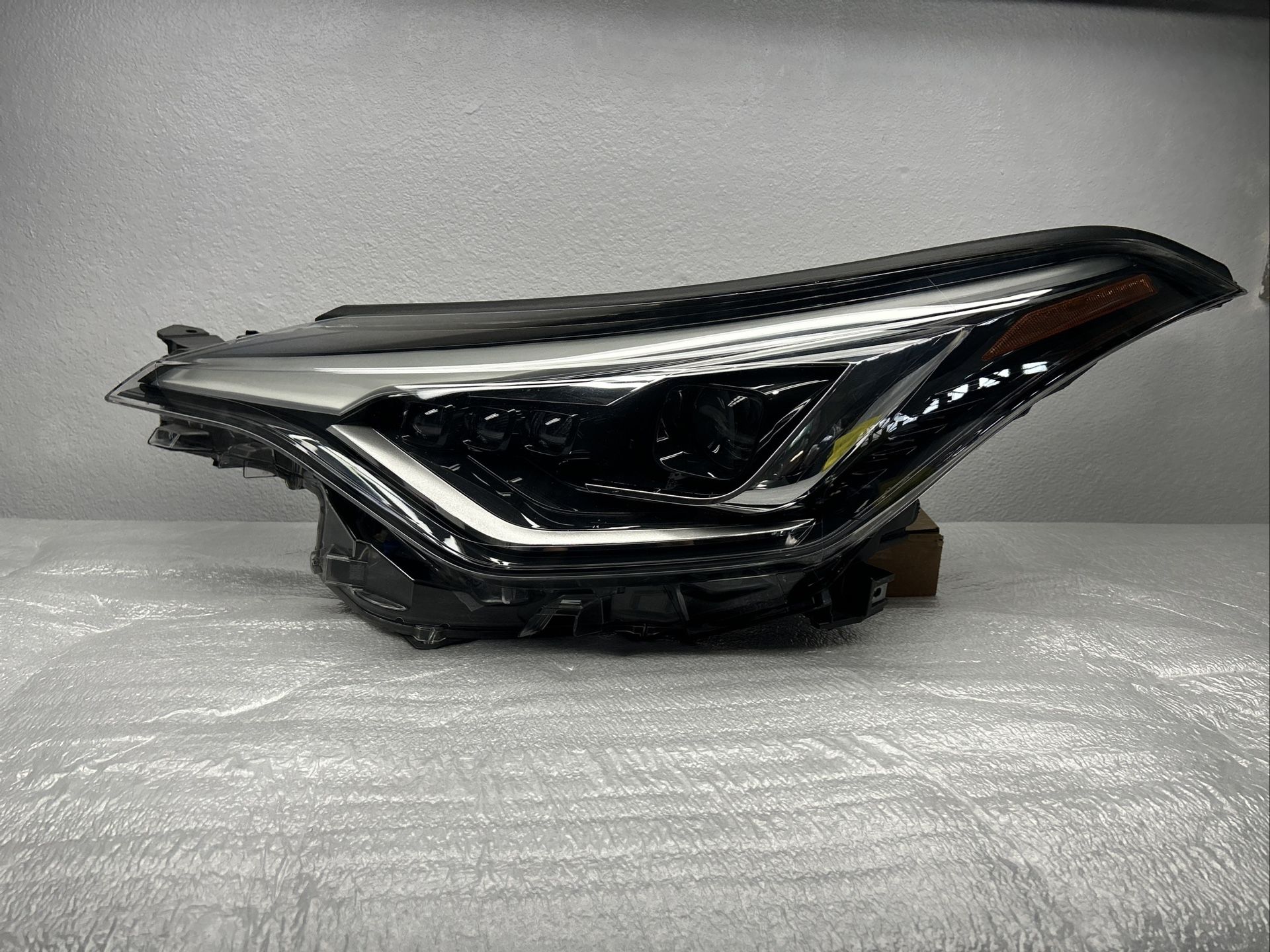 20-22 Toyota C-HR Diver Side LT LED Projector Headlight OEM