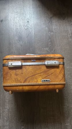 Vintage American Tourister train case