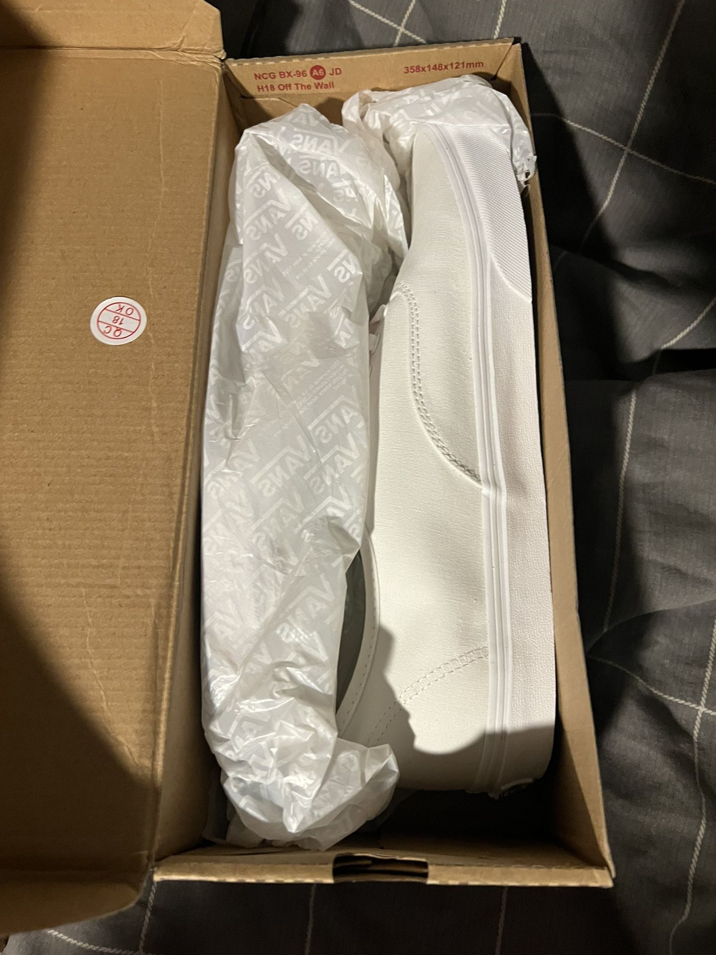 Vans Authentic Mens 14