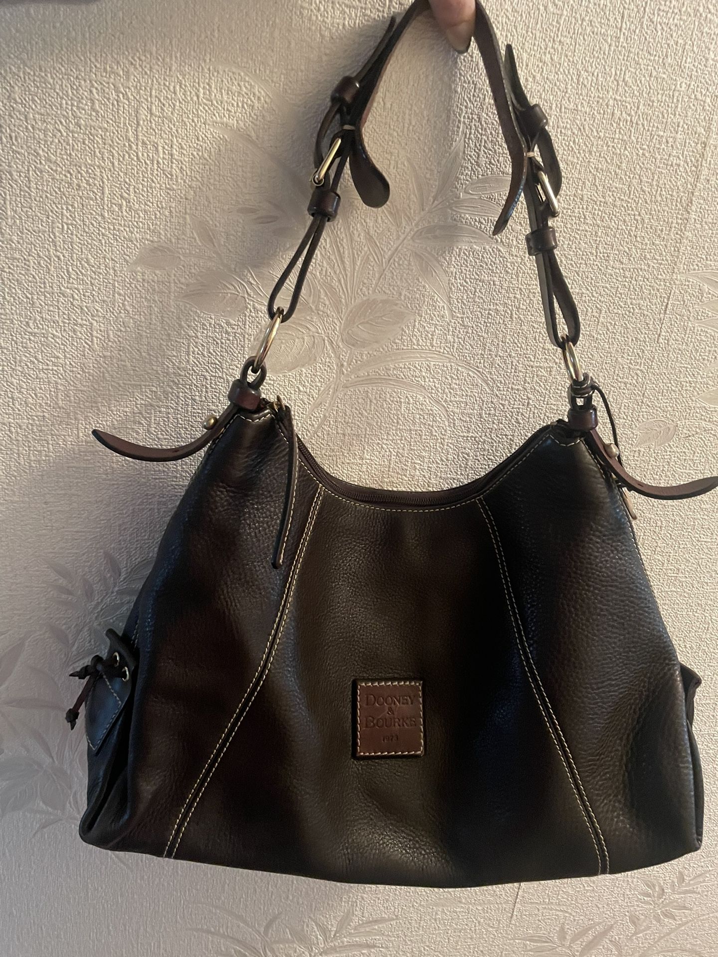 Dooney And Bourke Dark Brown Leather Purse In Perfect Condition No Damage