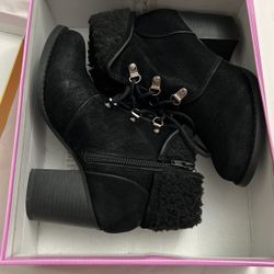 BLACK FAUX SUEDE LACE-UP BOOTIE