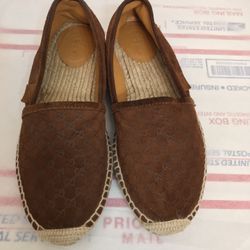 Gucci monogram Espadrille Flat Loafers slip-on. Made in Italy Size 37.5. Soft Brown GG monogram embossed sude upper round toe, leather lining, rope fo
