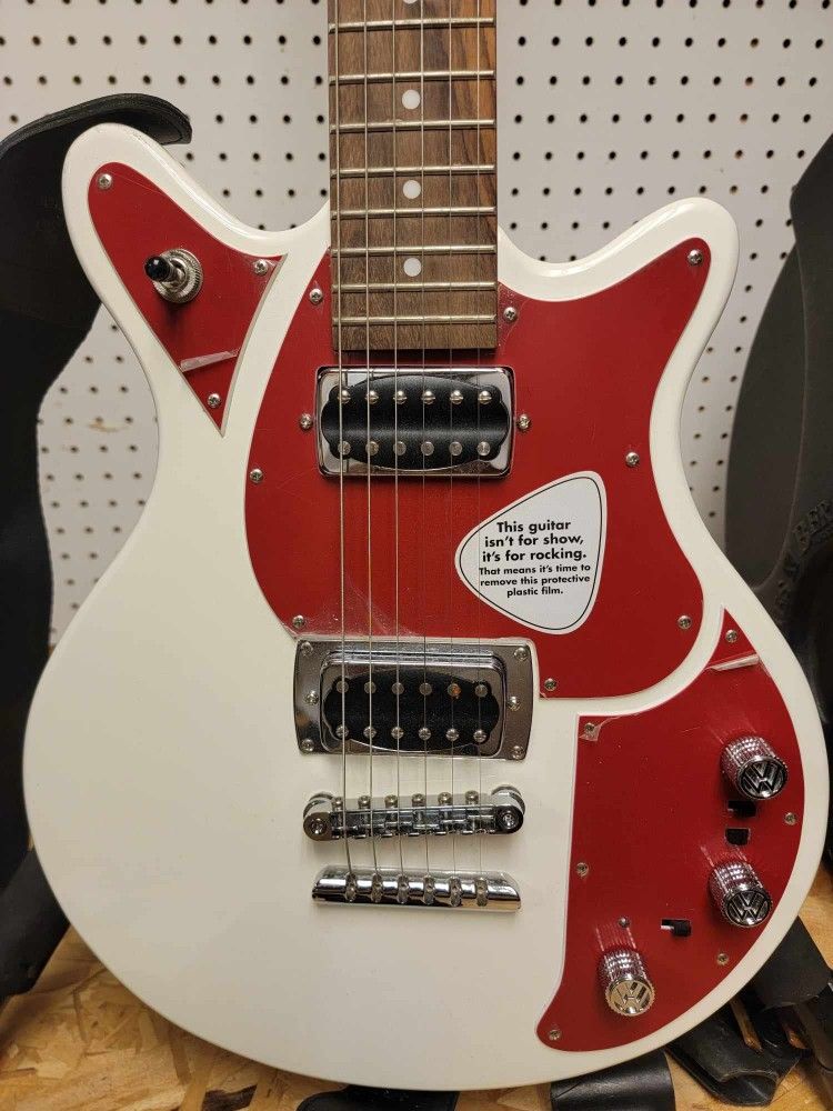 VW Guitar By First Act