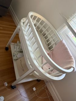 Pottery barn Bristol Bassinet with Wheels