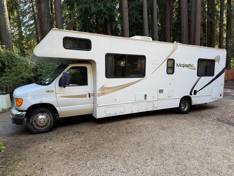 2005 Ford E350