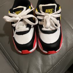 Size 5C Sneaker