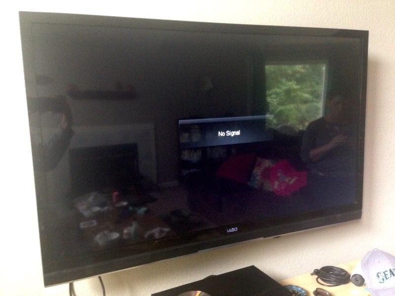 Vizio 47" Flat Screen HD LCD LED SMART TV MODEL # M470SL - Works Flawlessly!