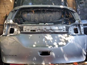 2019 Chrysler Pacifica Tailgate