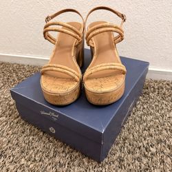 Universal Thread Alva Heels