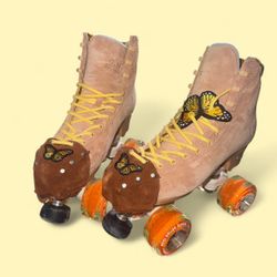 Golden Horse Suede Roller Skates