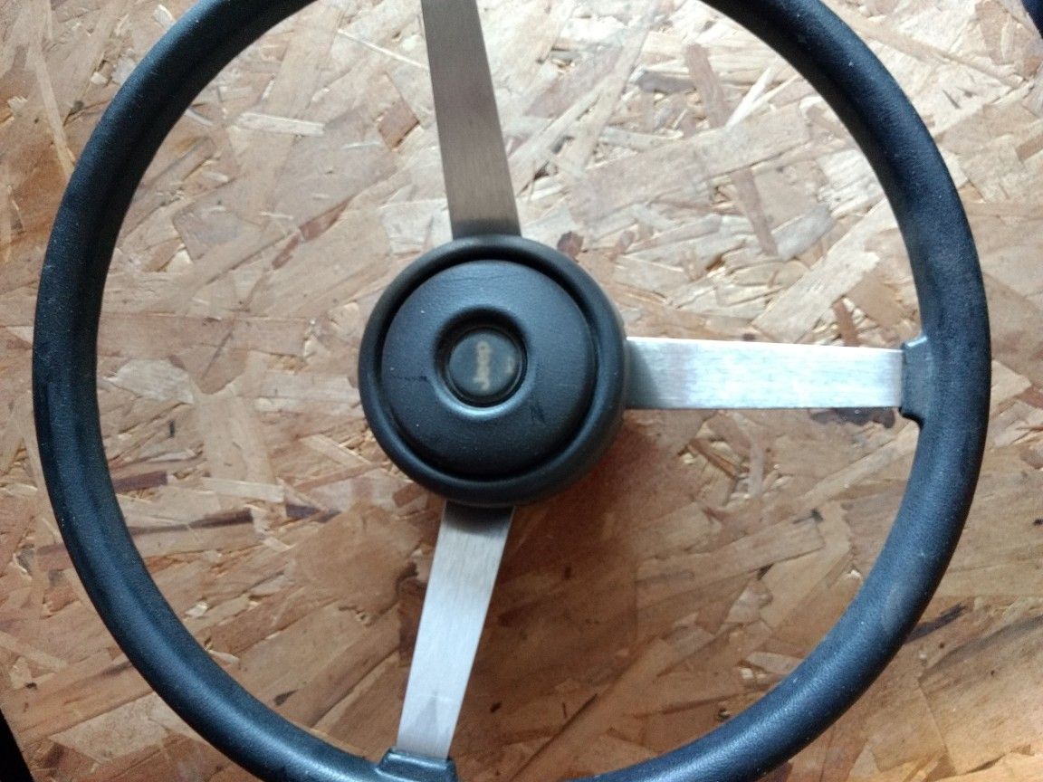 Jeep steering wheel nice and clean