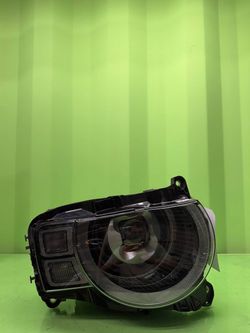 2020 2021 2022 2023 2024 2025 Land Rover Defender Right Passenger Side Headlight OEM L8B2-13W029-FF
