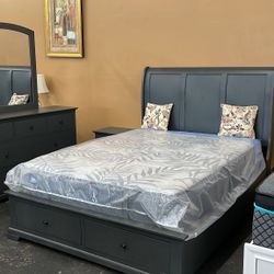 Gray Platform Storage Queen Bedroom Set with Smooth Top Mattress