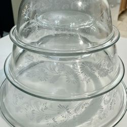 Set 3 Vintage Pyrex Clear Colonial Mist Nesting Mixing Bowls White Lace Daisies 325, 323, 322 Price Is FIRM