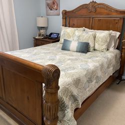Beautiful Wood Queen Bedroom Set