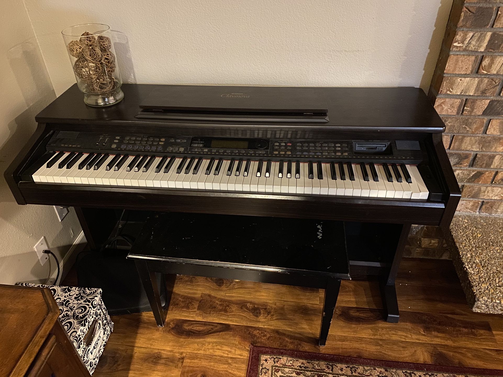 Yamaha Clavinova CVP-103