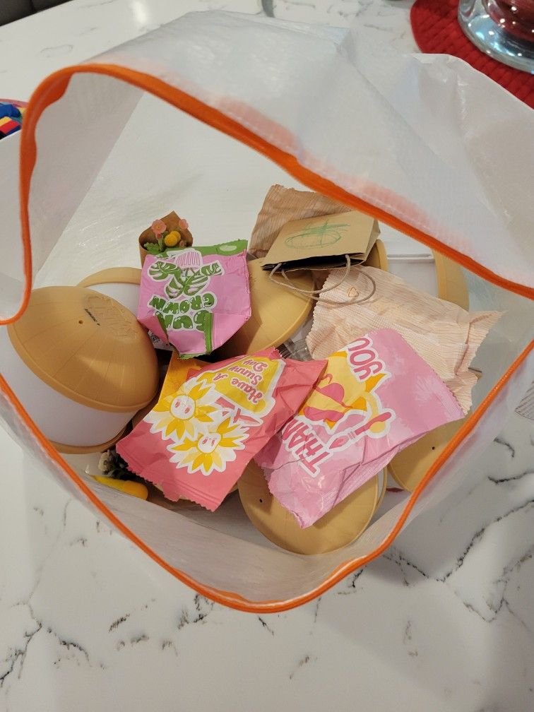 LOL SURPRISE TOYS ITEMS SEE DESCRIPTION