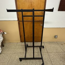 4 Arm Clothes Rack
