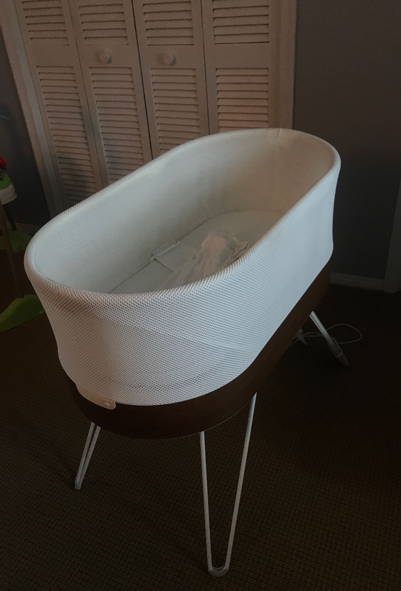 SNOO Happiest Baby Smart Sleeper!!! for Sale in Deerfield