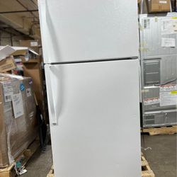 NEW Whirpool 14.3 cu. ft. Top Freezer Refrigerator in White Discount Liquadation