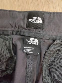 The North Face Shorts Mens 40 Gray Chino Flat Front Casual