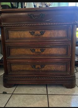 Dresser drawer w outlet